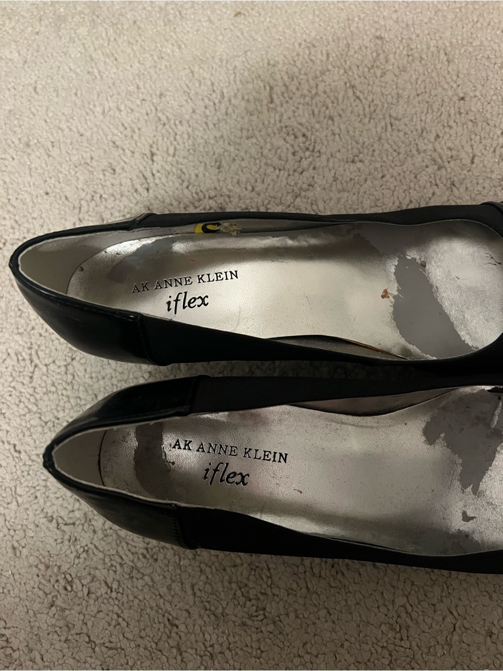 Black Pointed Toe Heels with Band Detail - Picture 4 of 6